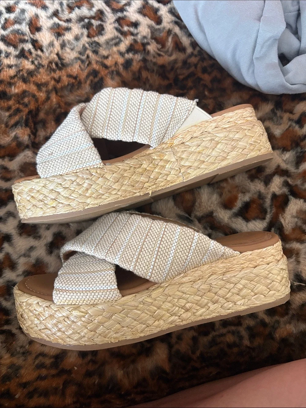 Universal Thread Cream Woven Cross-Band Wedge Slides